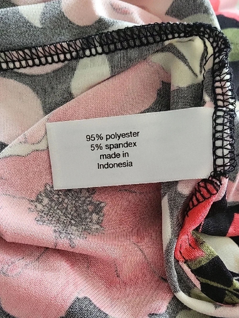 Lane Bryant Floral Blouse Size 26/28 Black Pink Flowy V-Neck Top - Picture 7 of 9